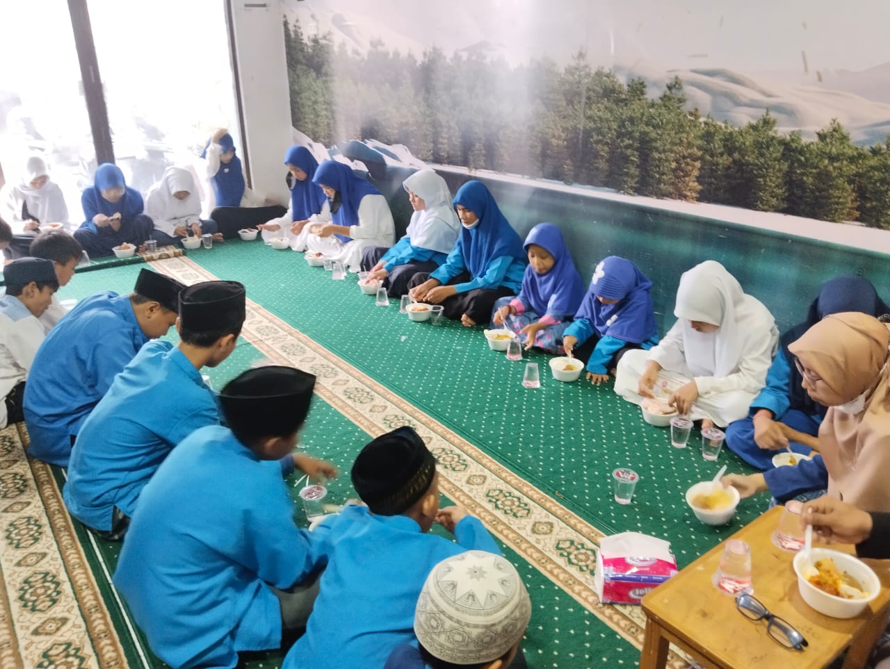 Read more about the article Halal Bihalal, Doa Bersama, dan Santunan adik-adik Yatim Pekanan Yayasan Berkembang Mandiri Indonesia